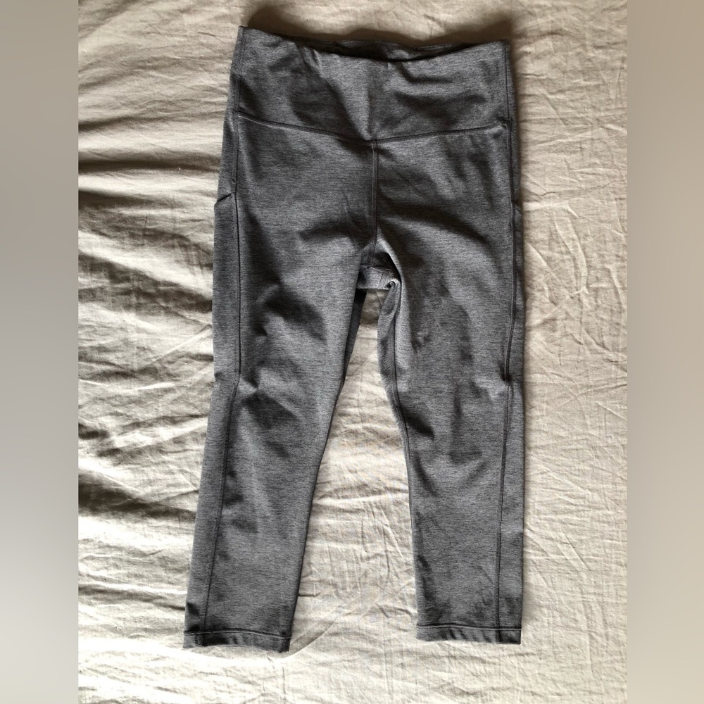 ATHLETA NWOT Ultimate Stash Pocket Capri Leggings